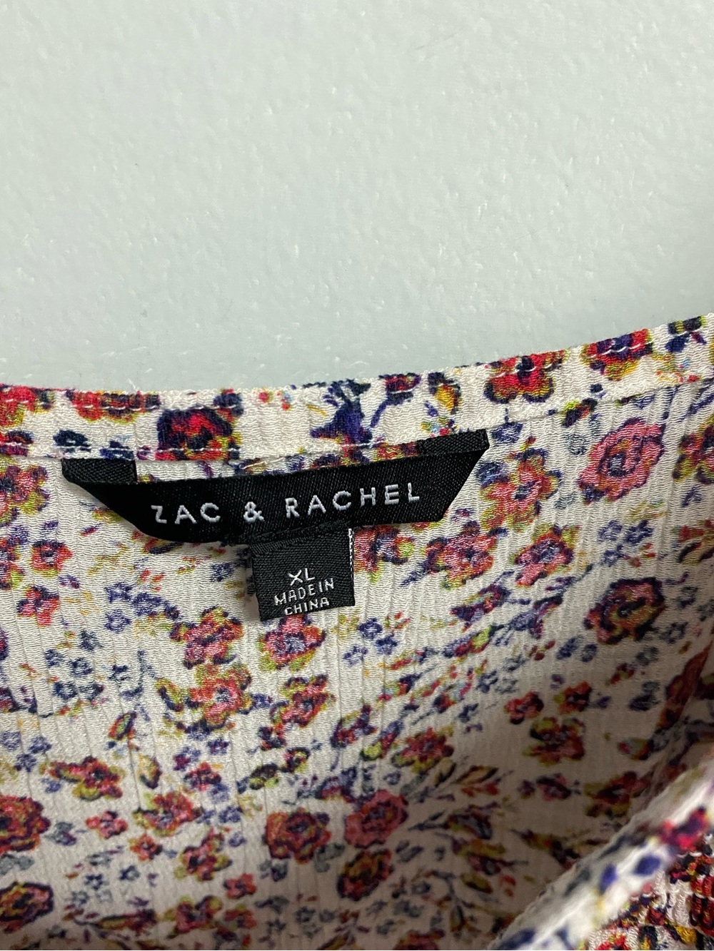 ZAC & RACHEL TOP - XL - Picture 6 of 7